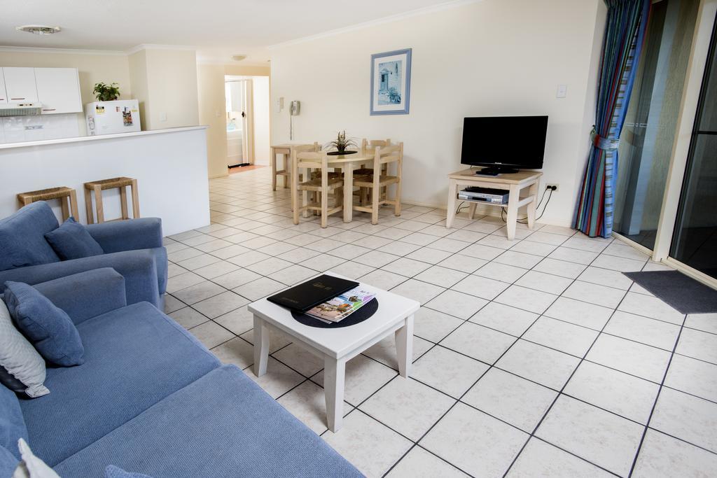 Alexander Beachfront Apartments Hervey Bay Exterior photo