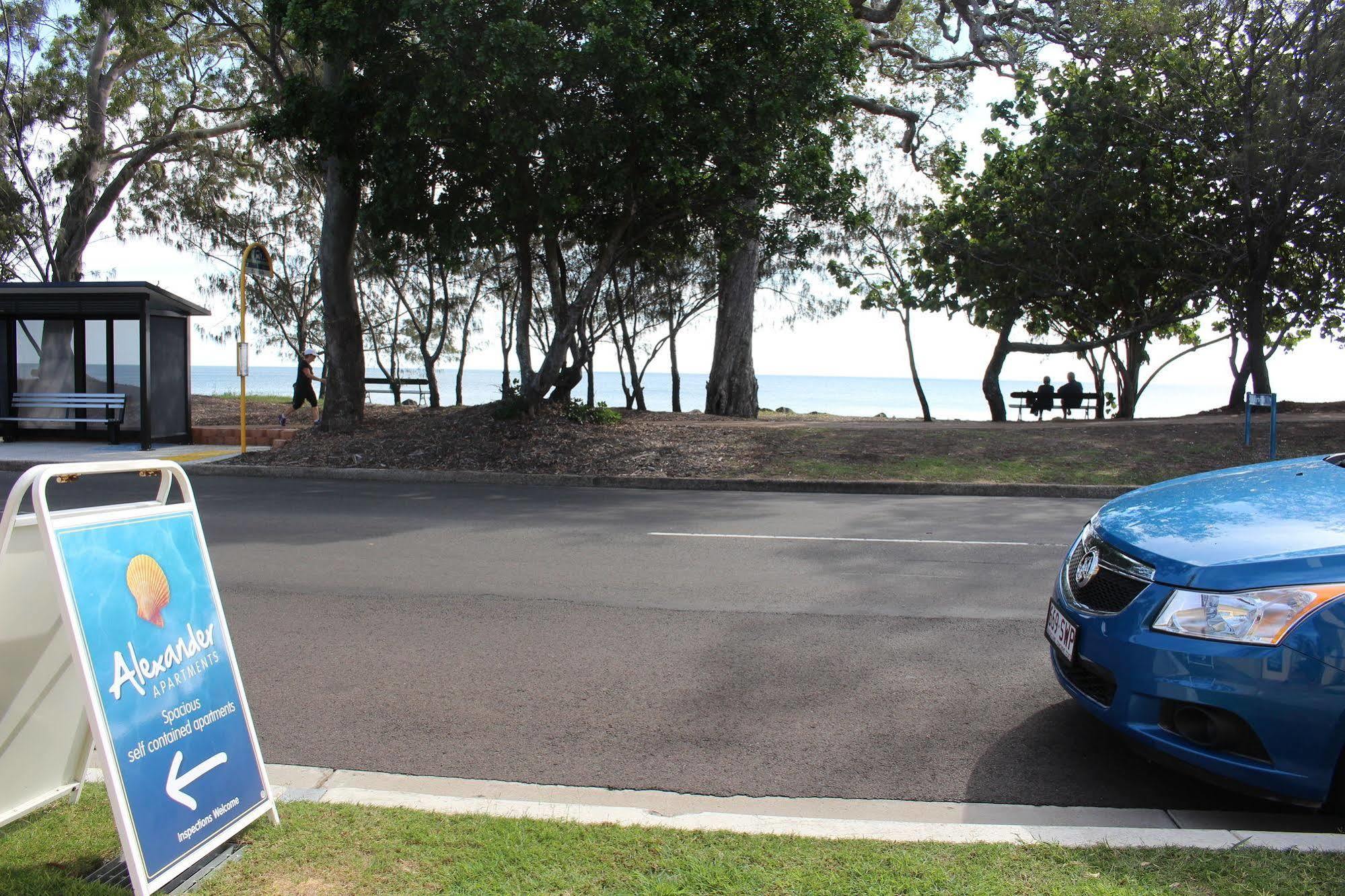 Alexander Beachfront Apartments Hervey Bay Exterior photo