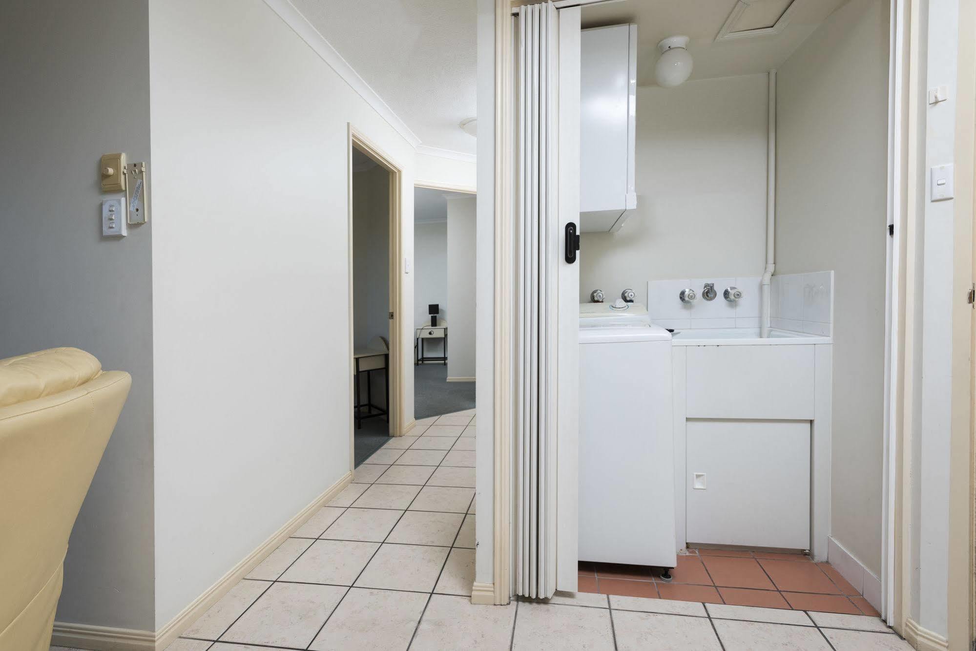 Alexander Beachfront Apartments Hervey Bay Exterior photo