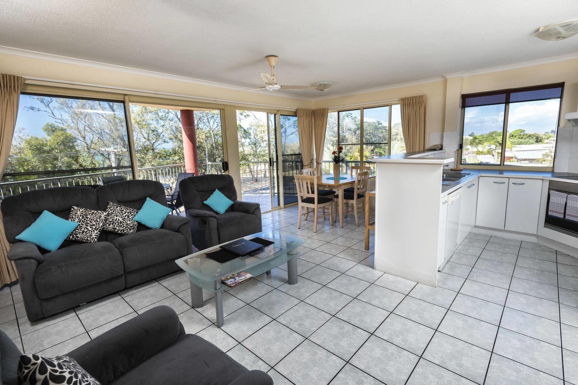 Alexander Beachfront Apartments Hervey Bay Exterior photo