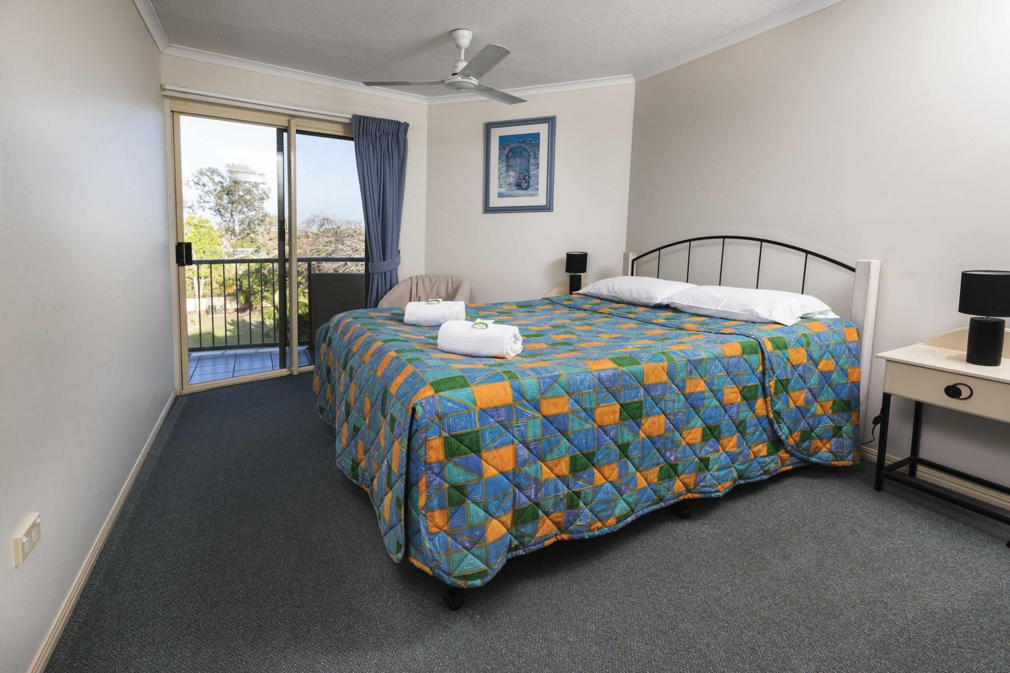 Alexander Beachfront Apartments Hervey Bay Exterior photo