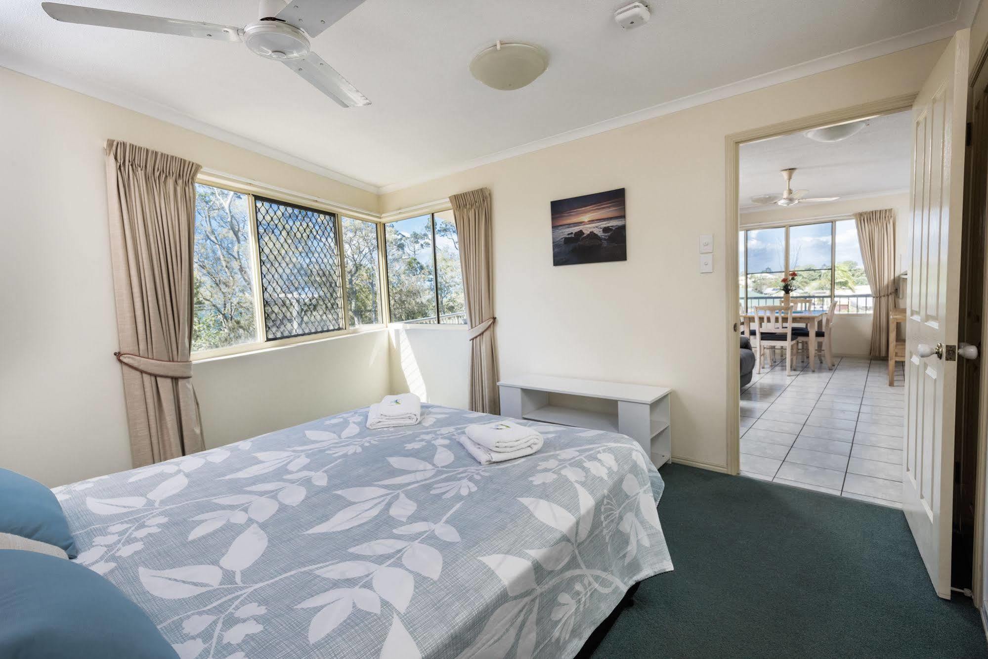 Alexander Beachfront Apartments Hervey Bay Exterior photo