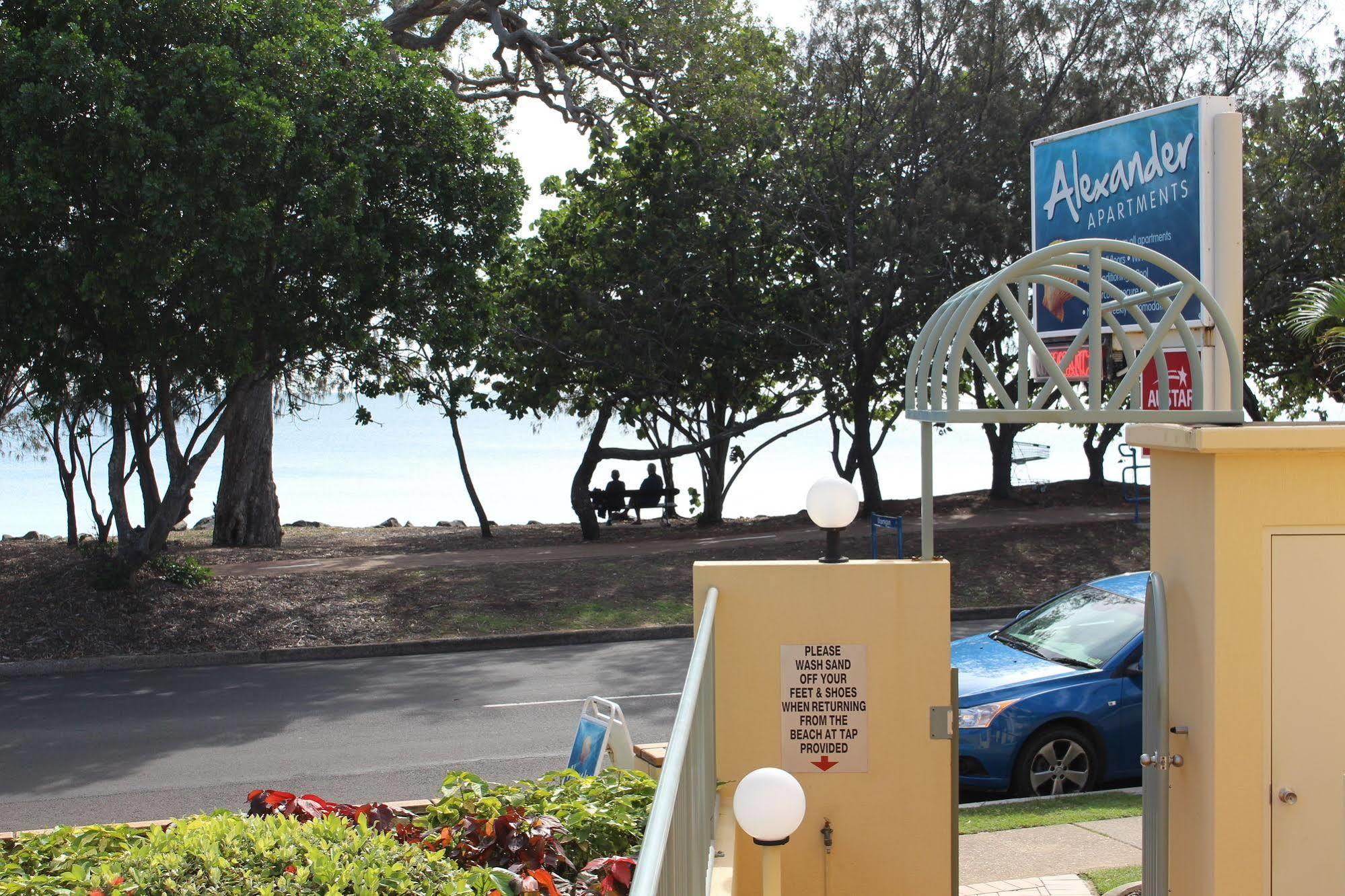 Alexander Beachfront Apartments Hervey Bay Exterior photo