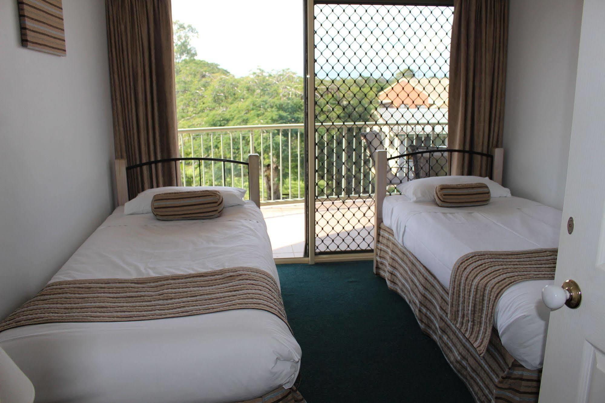 Alexander Beachfront Apartments Hervey Bay Exterior photo