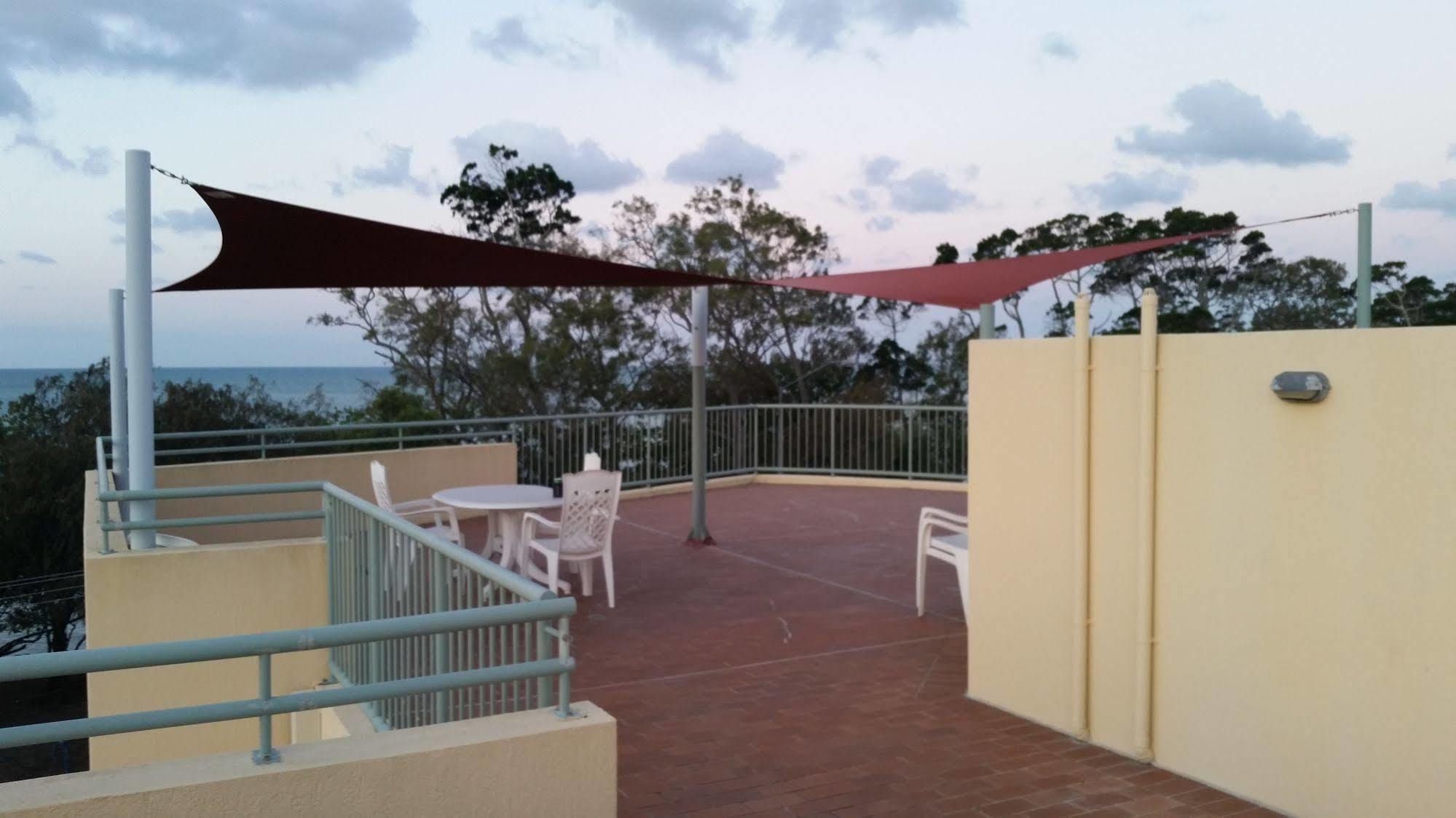 Alexander Beachfront Apartments Hervey Bay Exterior photo