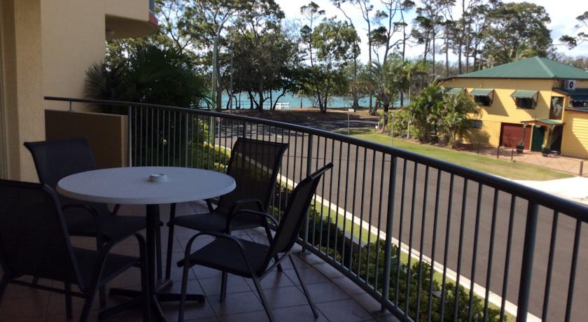 Alexander Beachfront Apartments Hervey Bay Room photo