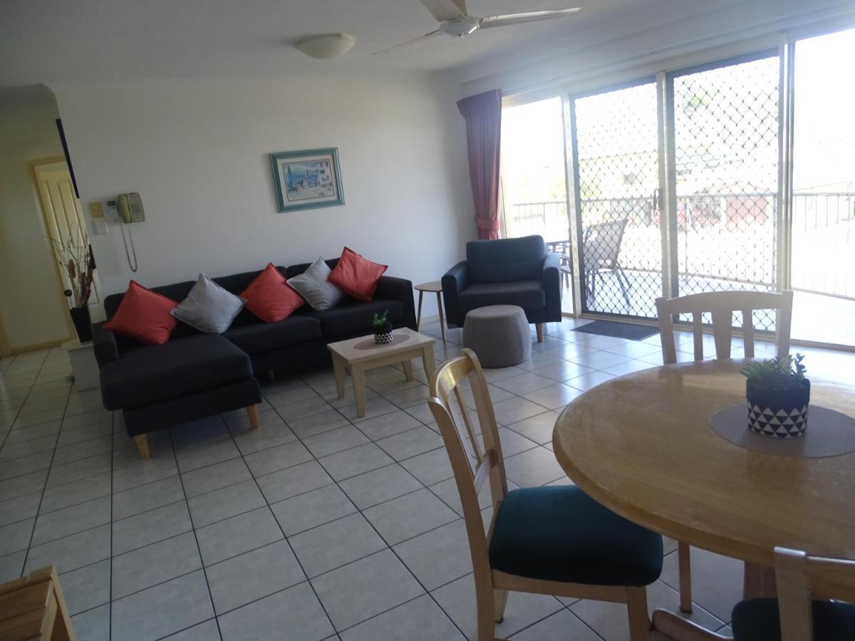 Alexander Beachfront Apartments Hervey Bay Exterior photo